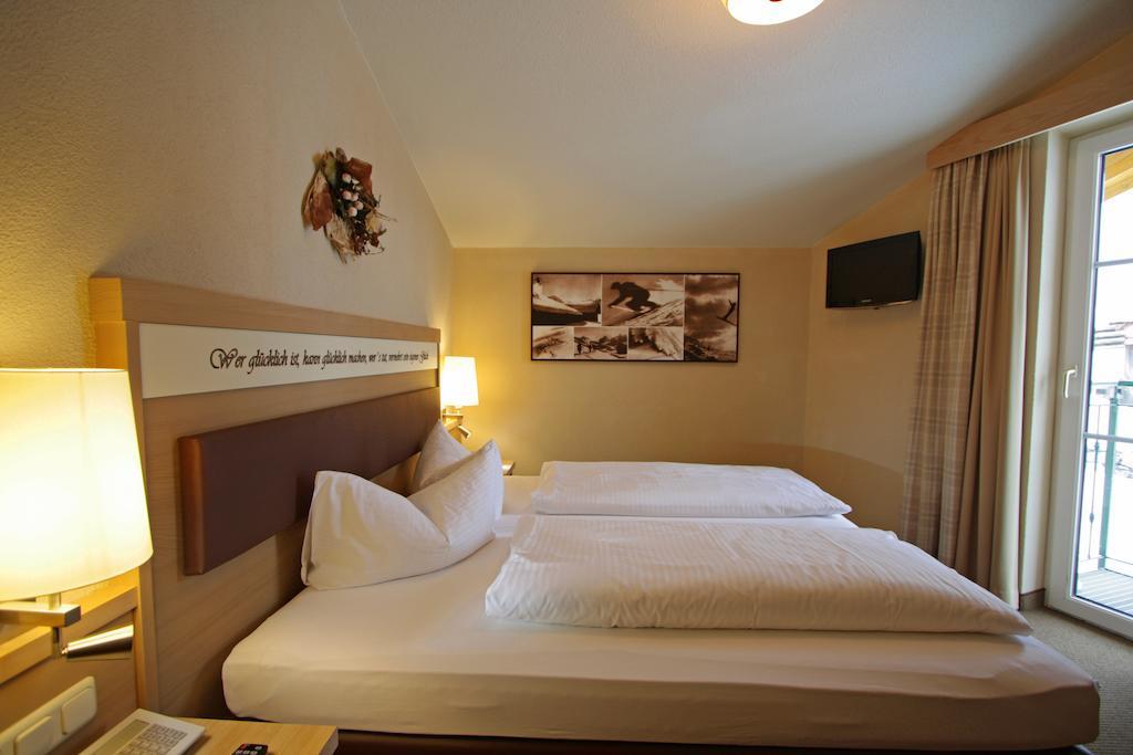 Hotel Garni - Restaurant Kaminstube St. Anton am Arlberg Zimmer foto
